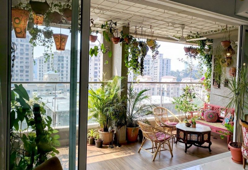 7 Gagasan Brillian Mendesain Balkon Menjadi Ruang Santai Yang Cantik dan Menawan