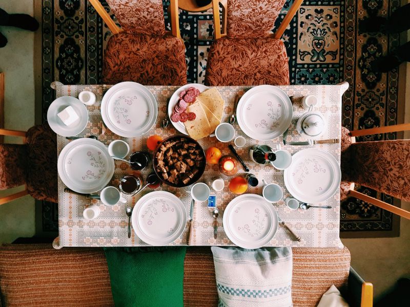 5 Tips Praktis Memilih Meja Untuk Ruang Makan Minimalis