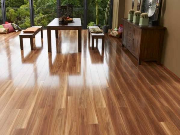 Lantai Keramik Motif Kayu, Pemasangan dan Panduan Praktis Perawatannya