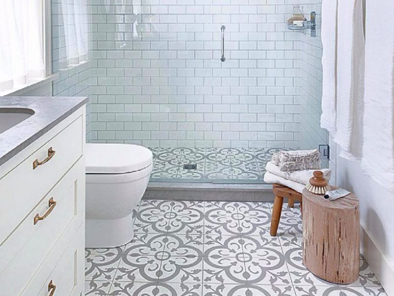 Jenuh? Ubah Kamar Mandi Sederhanamu Dengan 5 Tips Desain Nan Elegan Ini!